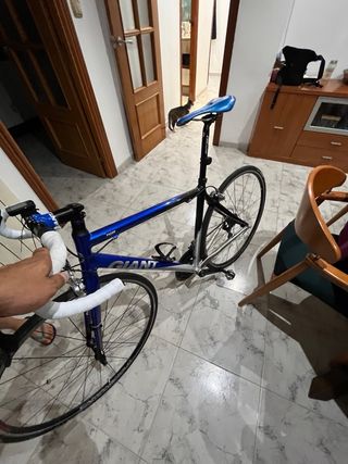 Bicicleta de carretera Giant talla M (54)