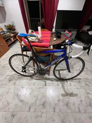 Bicicleta de carretera Giant talla M (54)