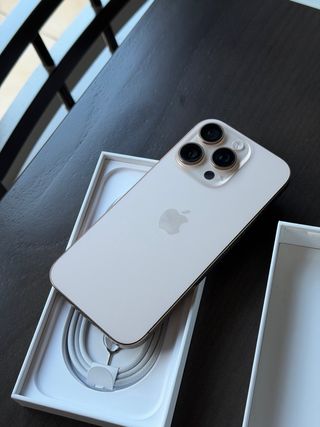 iPhone 16 Pro COMO NUEVO