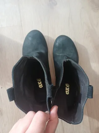 Botines Exe negros con tachuelas plateadas