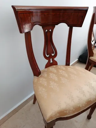 4 Sillas + 2 Sillones Madera Tapizados