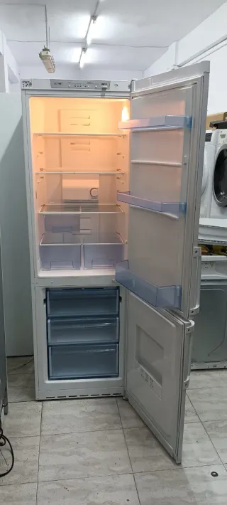 NEVERA COMBI BALAY NO FROST ENERGÍA A+