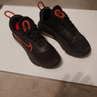 Scarpe Nike Uomo Nero e Rosso
