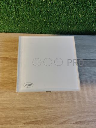 Interruptor único con sensor táctil y de atenuación