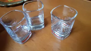 Set 3 Bicchieri Vetro Quadrati Rossi