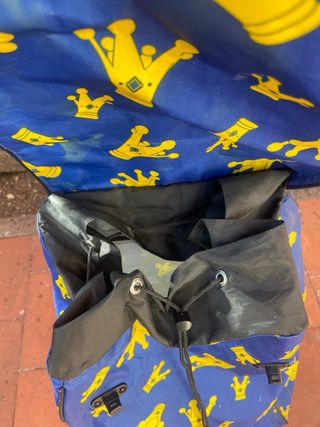 Carro de la compra azul con estampado