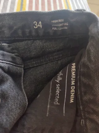 Pantalón vaquero recto negro Massimo Dutti