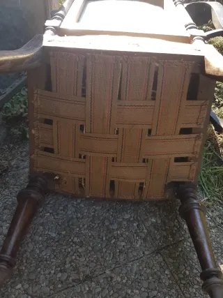 Silla y taburete antiguo