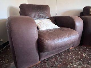 Conjunto Sofá, sillón y puf de piel y madera