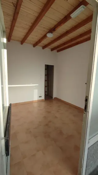 Local comercial. Contrueces. Zona ambulatorio