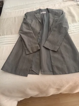 Americana por debajo del culo Pedro del Hierro