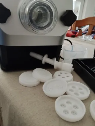 Máquina Pasta Klarstein Negra Transparente