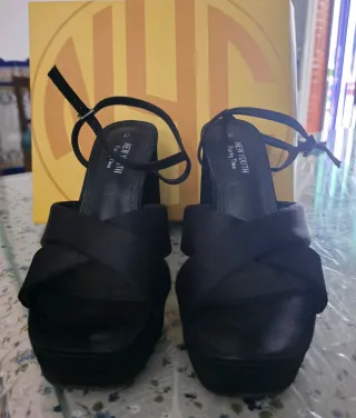 Sandalias de tacón New Youth negras talla 37