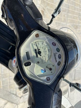Piaggio Vespa Lx i.e. 125 Negra/Beige