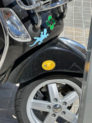 Piaggio Vespa Lx i.e. 125 Negra/Beige