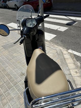 Piaggio Vespa Lx i.e. 125 Negra/Beige
