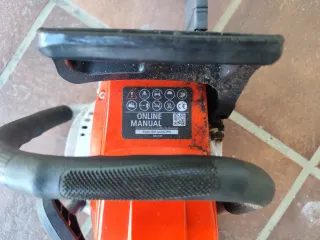 Motosierra de gasolina Greencut Naranja y Blanca