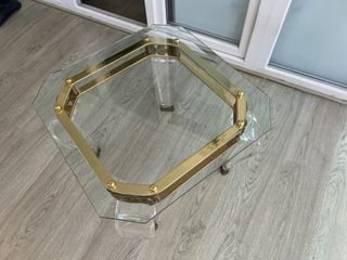 Mesa de centro cristal y metal dorado