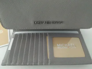 Monedero Michael Kors nuevo