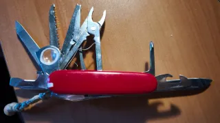 Lote Herramientas y Navajas con fundas