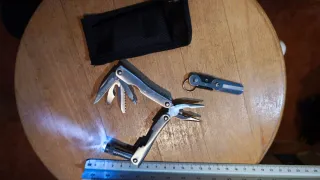 Lote Herramientas y Navajas con fundas