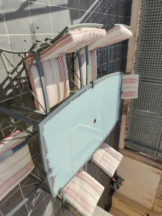 Mesa y sillas de terraza 100% de aluminio