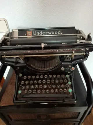 Máquina de escribir  antigua modelo 14 limitado