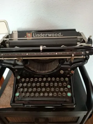 Máquina de escribir  antigua modelo 14 limitado