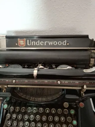 Máquina de escribir  antigua modelo 14 limitado