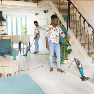 Aspiradora de escoba con cable