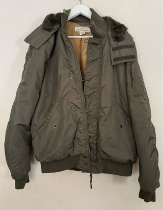 Parka H&M verde militar con capucha Talla M