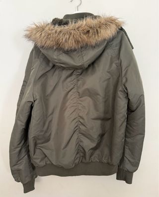 Parka H&M verde militar con capucha Talla M