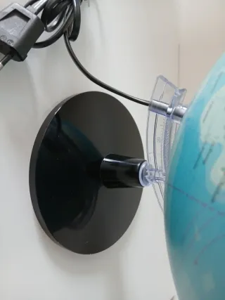 Globo terráqueo iluminado