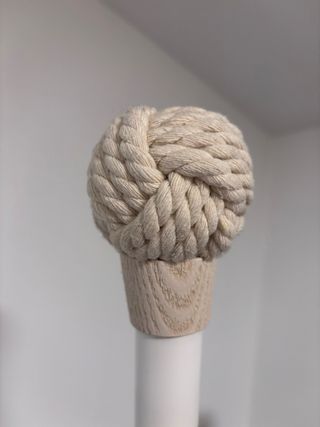 Barras para cortina extensibles  y remates madera
