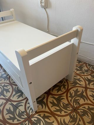 Banco de almacenaje blanco