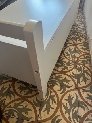 Banco de almacenaje blanco