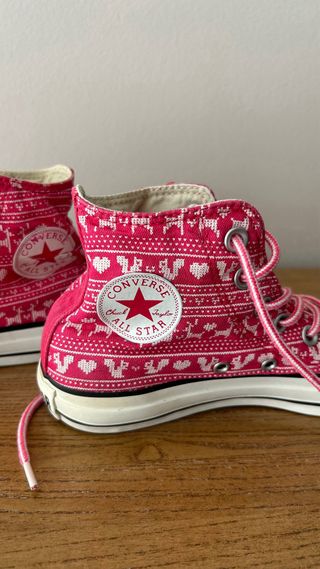 Converse altas rosas con estampado
