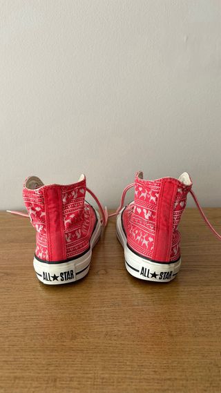 Converse altas rosas con estampado