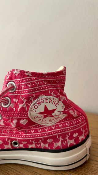 Converse altas rosas con estampado