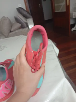 Zapatillas de fútbol Nikeercurial rosas y turquesa