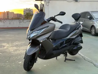 Kawasaki J300  Scooter 15.000 km