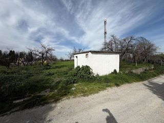 Terreno en venta en Zubia (La)