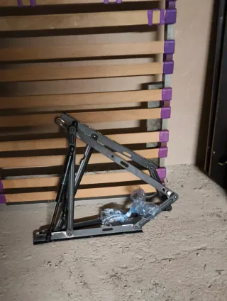 Cama de matrimonio,canapé con somier de lamas.