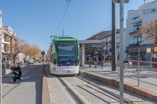 Local comercial en alquiler en Las Tres Cruces en Armilla