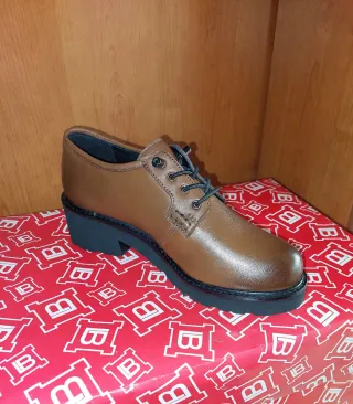 Scarpa bassa in pelle cuoio invecchiato