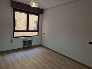 Piso en alquiler en Auditorio - Parque Invierno en Oviedo