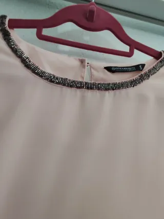Blusa rosa beige con pedrería