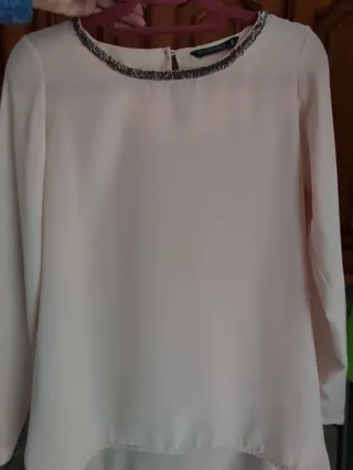 Blusa rosa beige con pedrería
