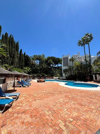 Piso en alquiler en Cabo Pino - Reserva de Marbella en Marbella