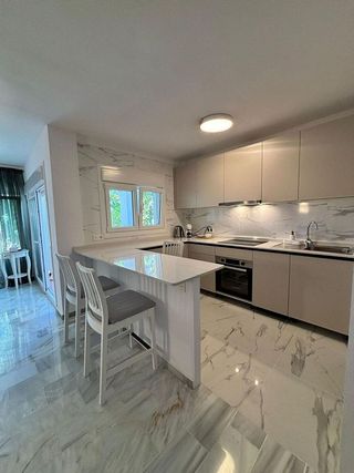 Piso en alquiler en Cabo Pino - Reserva de Marbella en Marbella